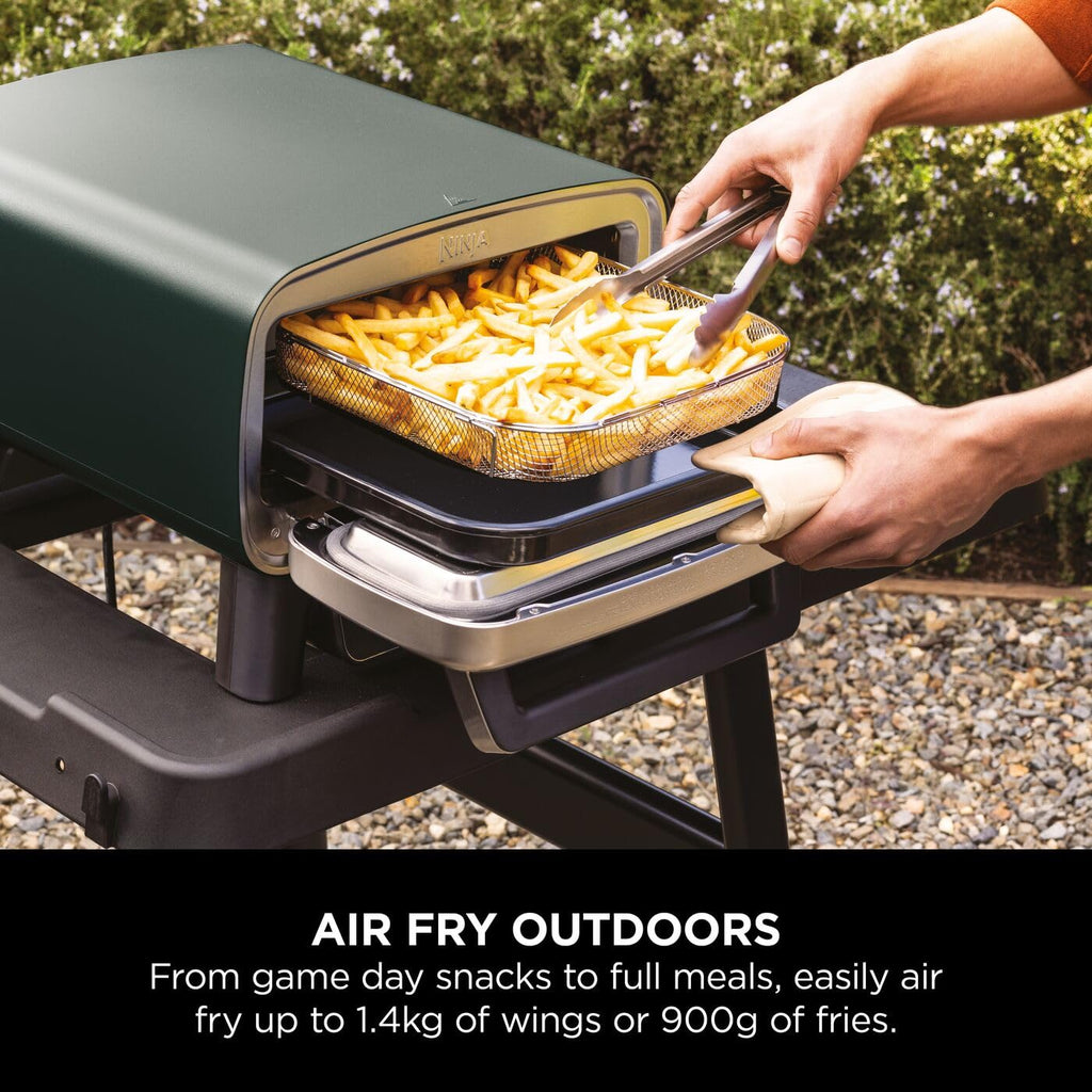 Ninja Woodfire Electric Outdoor Oven, 8-in-1 Pizza Oven, High-Heat Roaster & BBQ Smoker with Roast Rack, Pro-Heat Tray, Pizza Stone,Wood Pellets & Scoop, Electric,6 Pizza Settings,Burnt Orange OO101UK