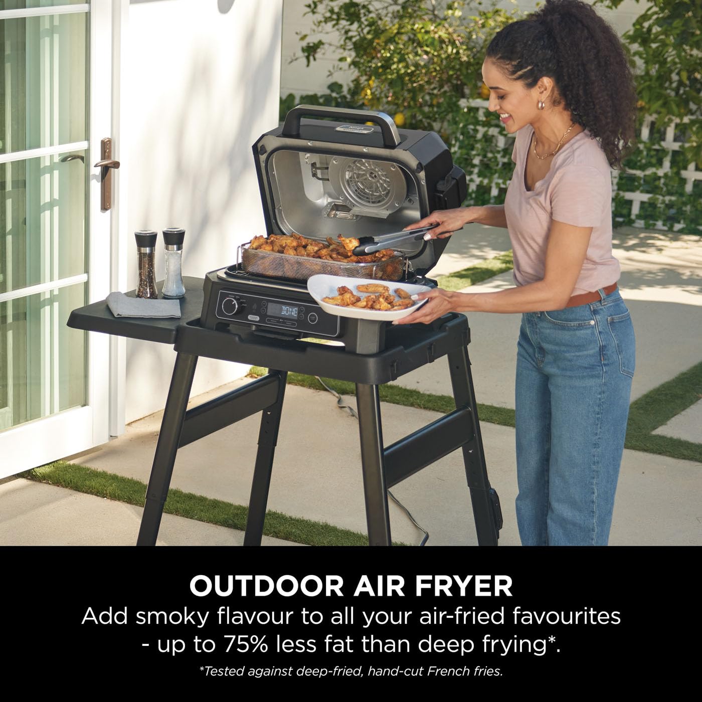 Ninja Woodfire Pro Connect XL Electric BBQ Grill and Smoker with App Control, Digital Probe, Large 7-in-1 Outdoor Grill and Air Fryer with Woodfire Pellets, Weather Resistant, Blue and Black OG901UK