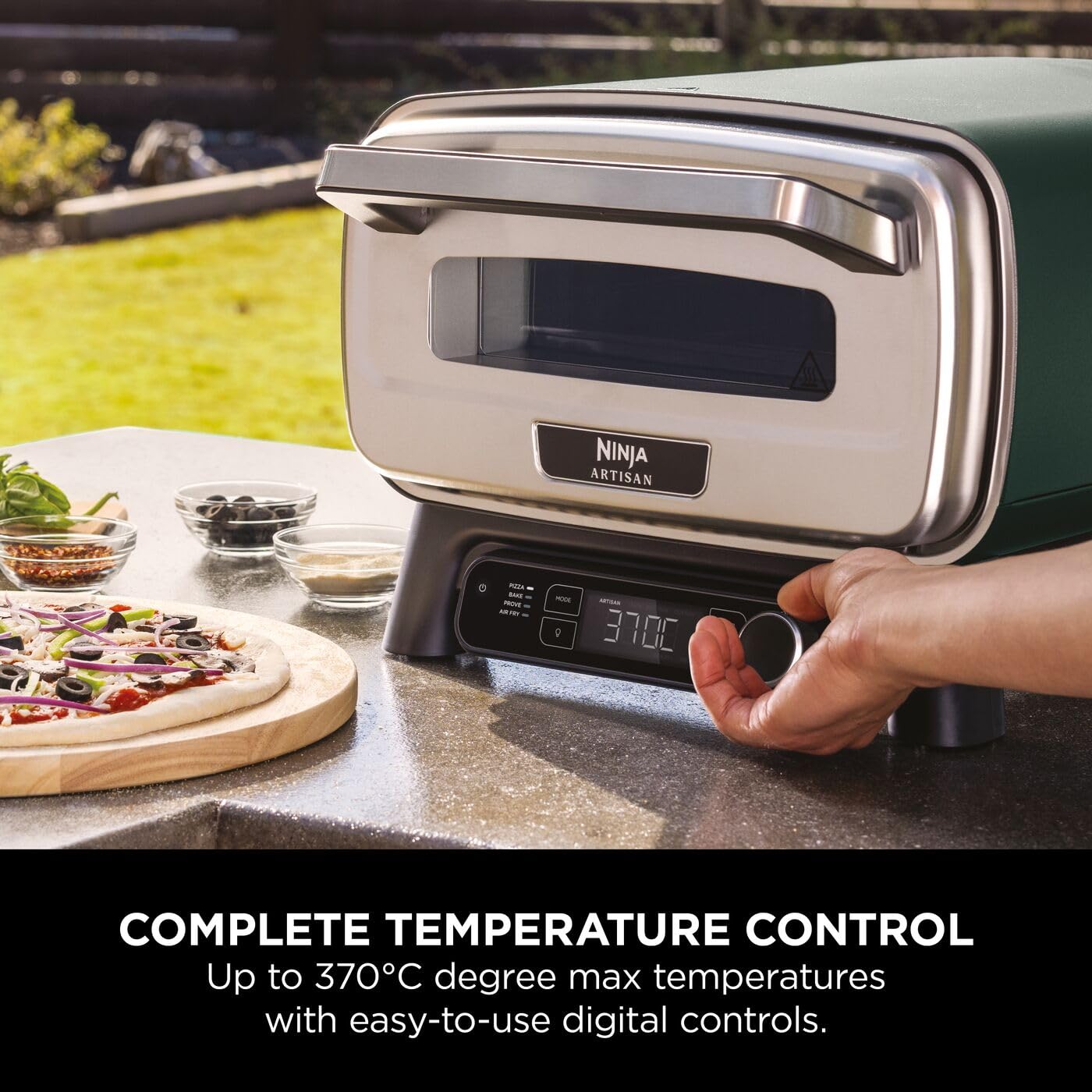 Ninja Woodfire Electric Outdoor Oven, 8-in-1 Pizza Oven, High-Heat Roaster & BBQ Smoker with Roast Rack, Pro-Heat Tray, Pizza Stone,Wood Pellets & Scoop, Electric,6 Pizza Settings,Burnt Orange OO101UK