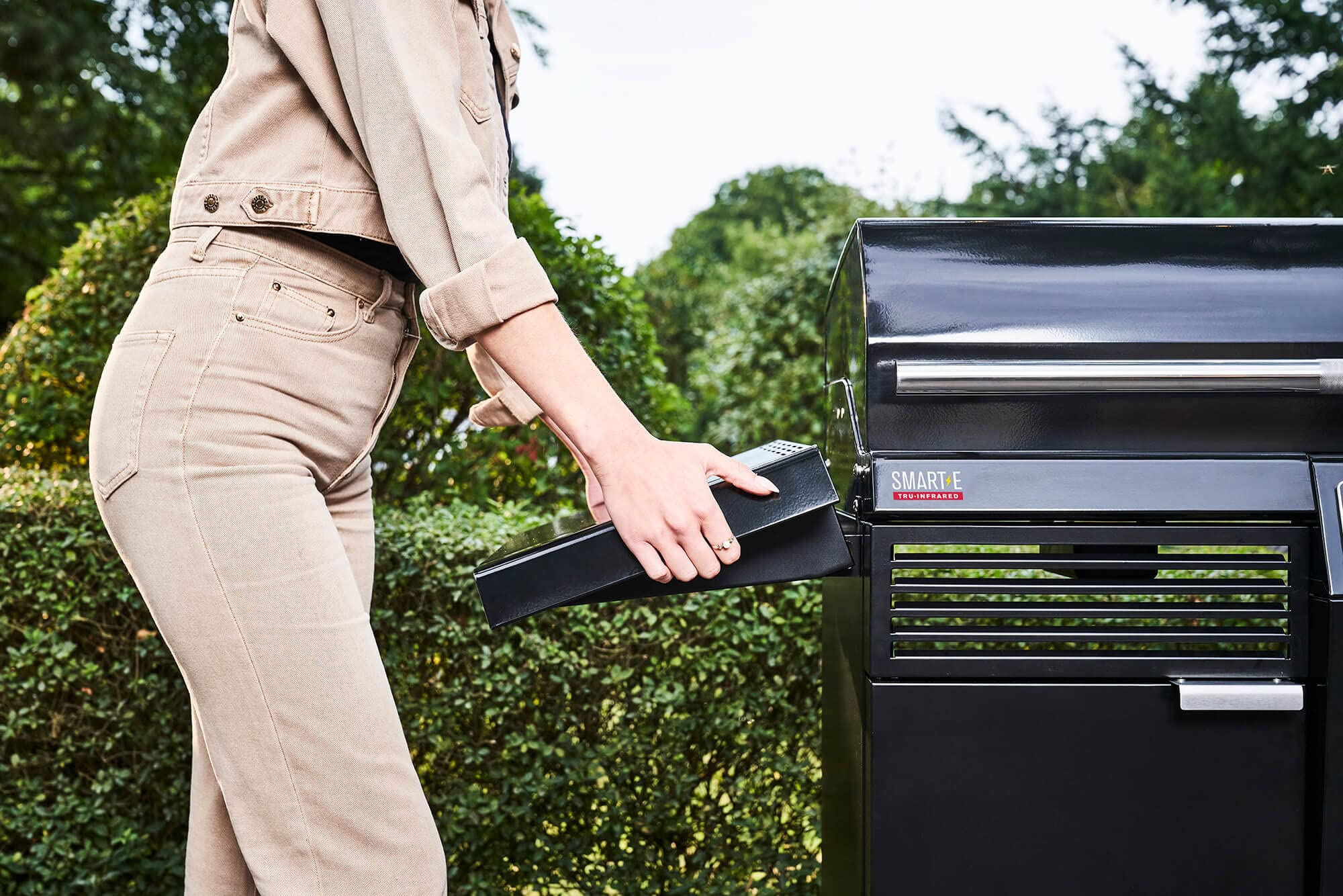 Char-Broil Evolve Electric E-Power Grill, 90°C-370°C, APP Control, Cleaning Function