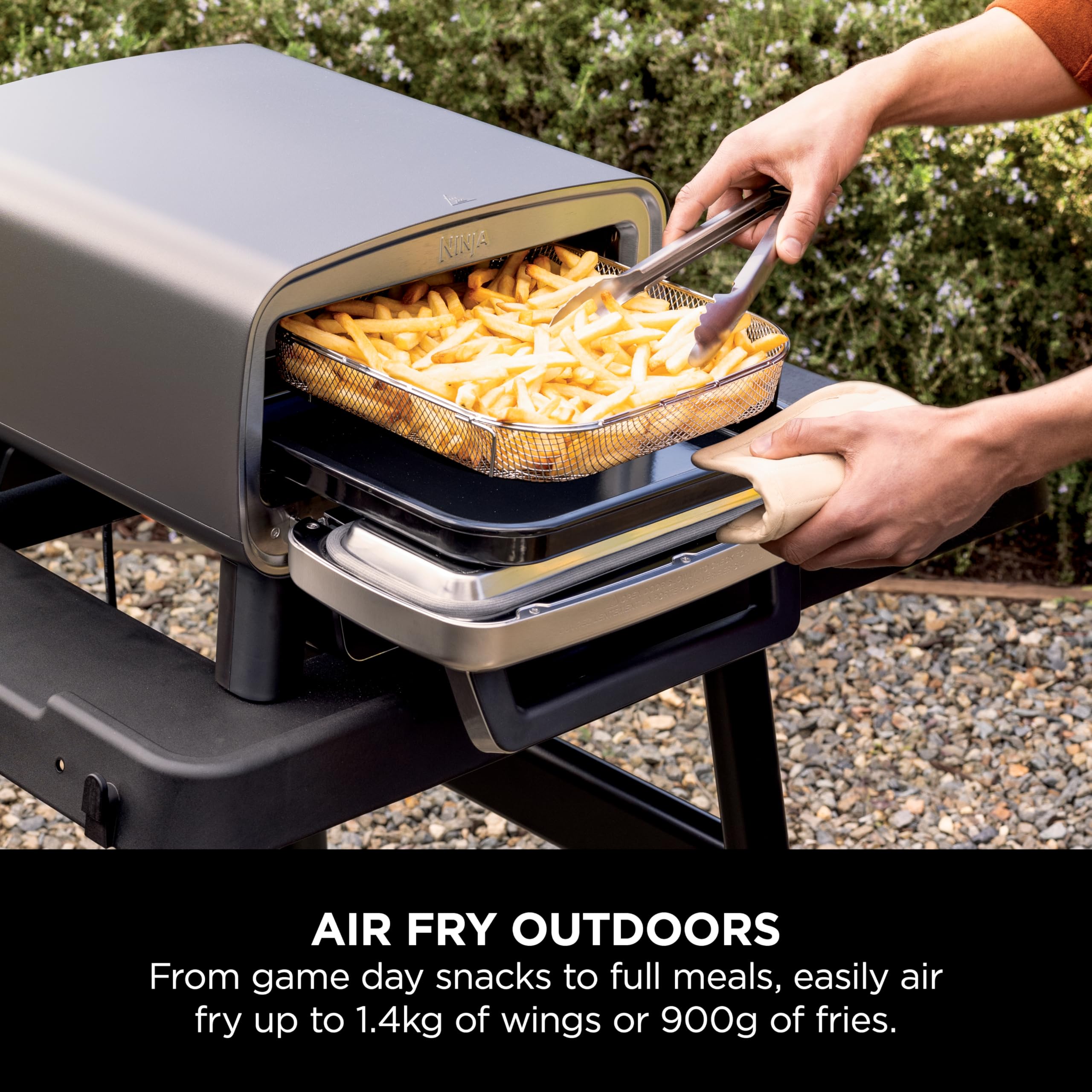 Ninja Woodfire Electric Outdoor Oven, 8-in-1 Pizza Oven, High-Heat Roaster & BBQ Smoker with Roast Rack, Pro-Heat Tray, Pizza Stone,Wood Pellets & Scoop, Electric,6 Pizza Settings,Burnt Orange OO101UK