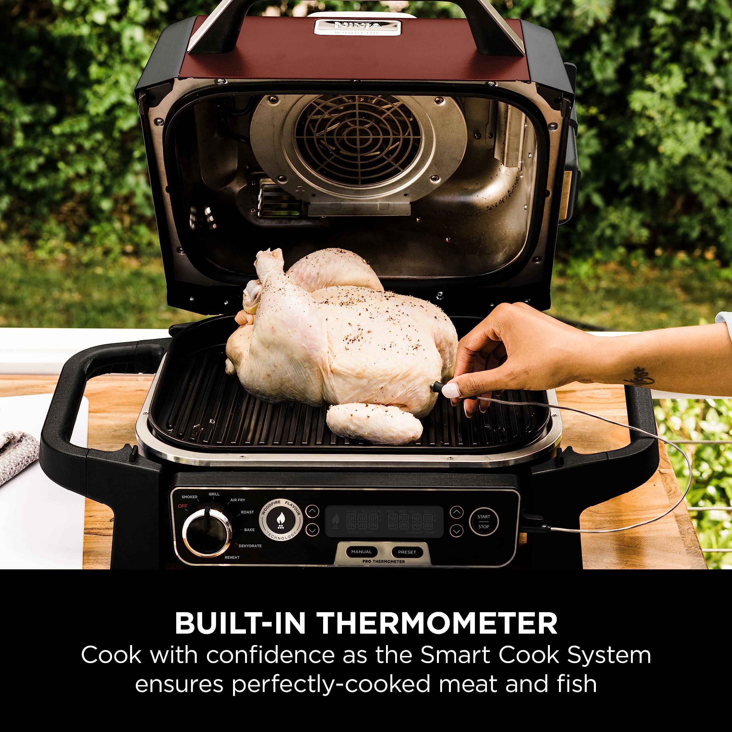 Ninja Woodfire Pro Connect XL Electric BBQ Grill and Smoker with App Control, Digital Probe, Large 7-in-1 Outdoor Grill and Air Fryer with Woodfire Pellets, Weather Resistant, Blue and Black OG901UK